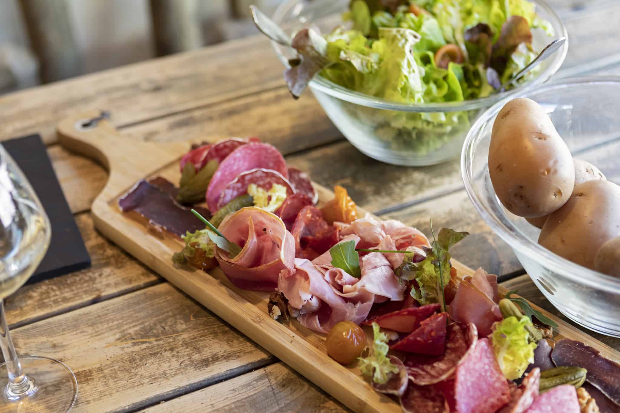 Planche de charcuterie du restaurant La Bergerie des Balcons de Val Cenis Village