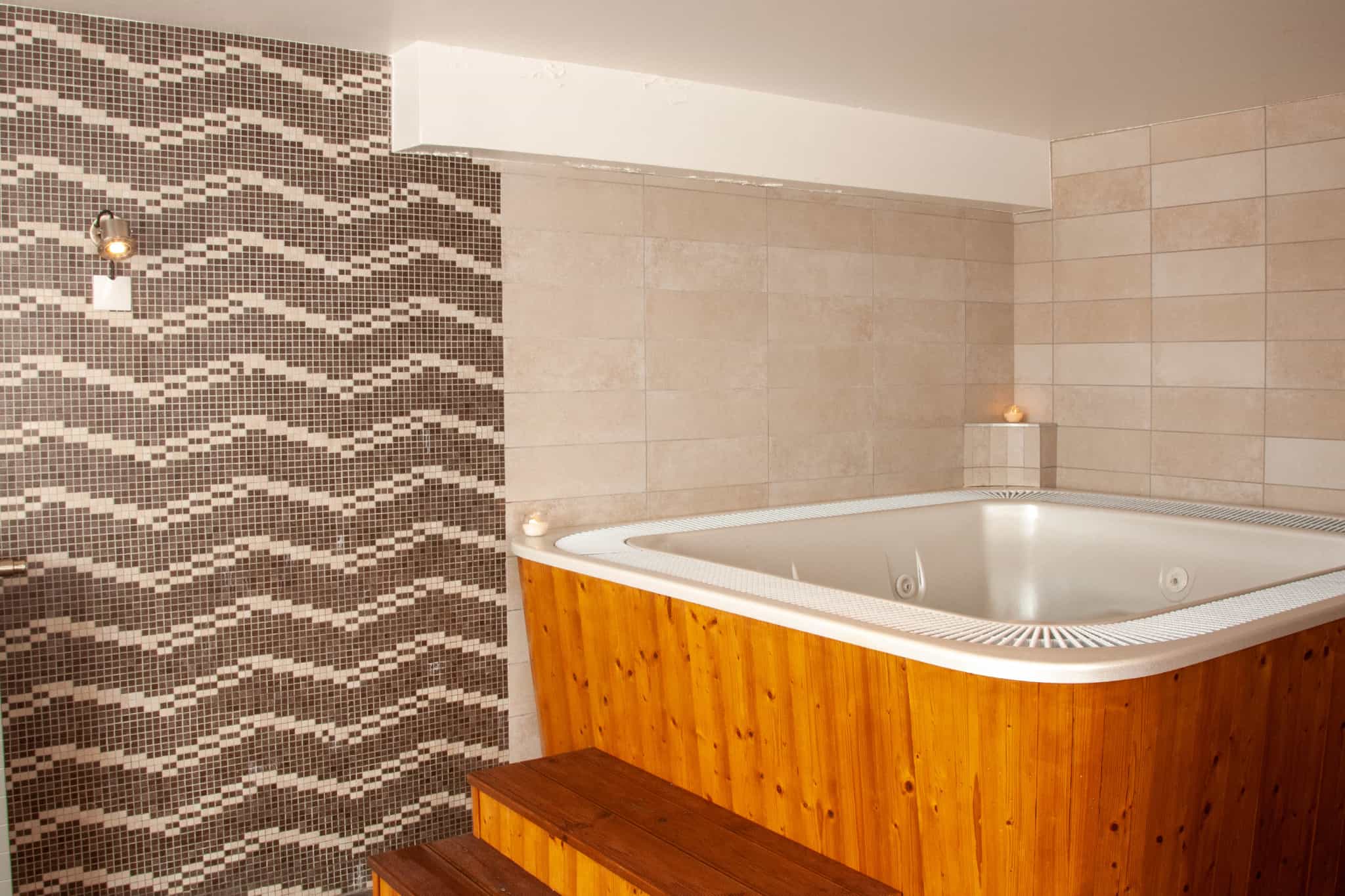 Bain à remous du spa des Balcons Platinium