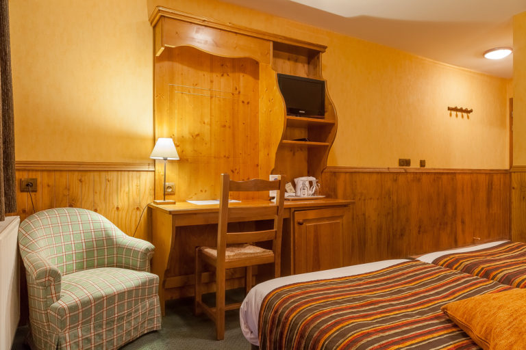 3-HBP-Types-chambre-twin-bureau
